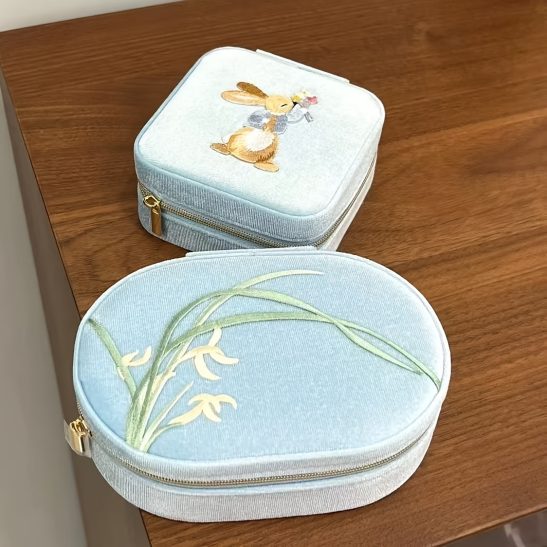 1pc Vintage Floral Rabbit Embroidery Jewelry Box - Blue Velvet Oval Organizer with Zipper Closure, Soft Fabric Lining & Multiple Compartments for Rings, Earrings, Necklaces - Portable Elegant Gift for Women, Jewelry Gift Box, Jewelry Boxes